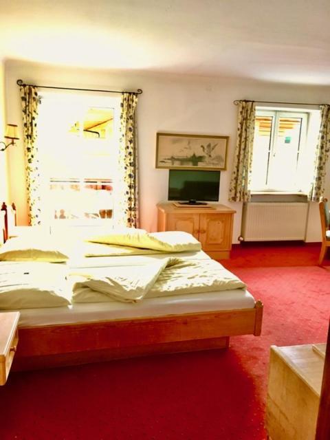 Hotel Gasthof Neumayr Обертрум-ам-Зее Экстерьер фото